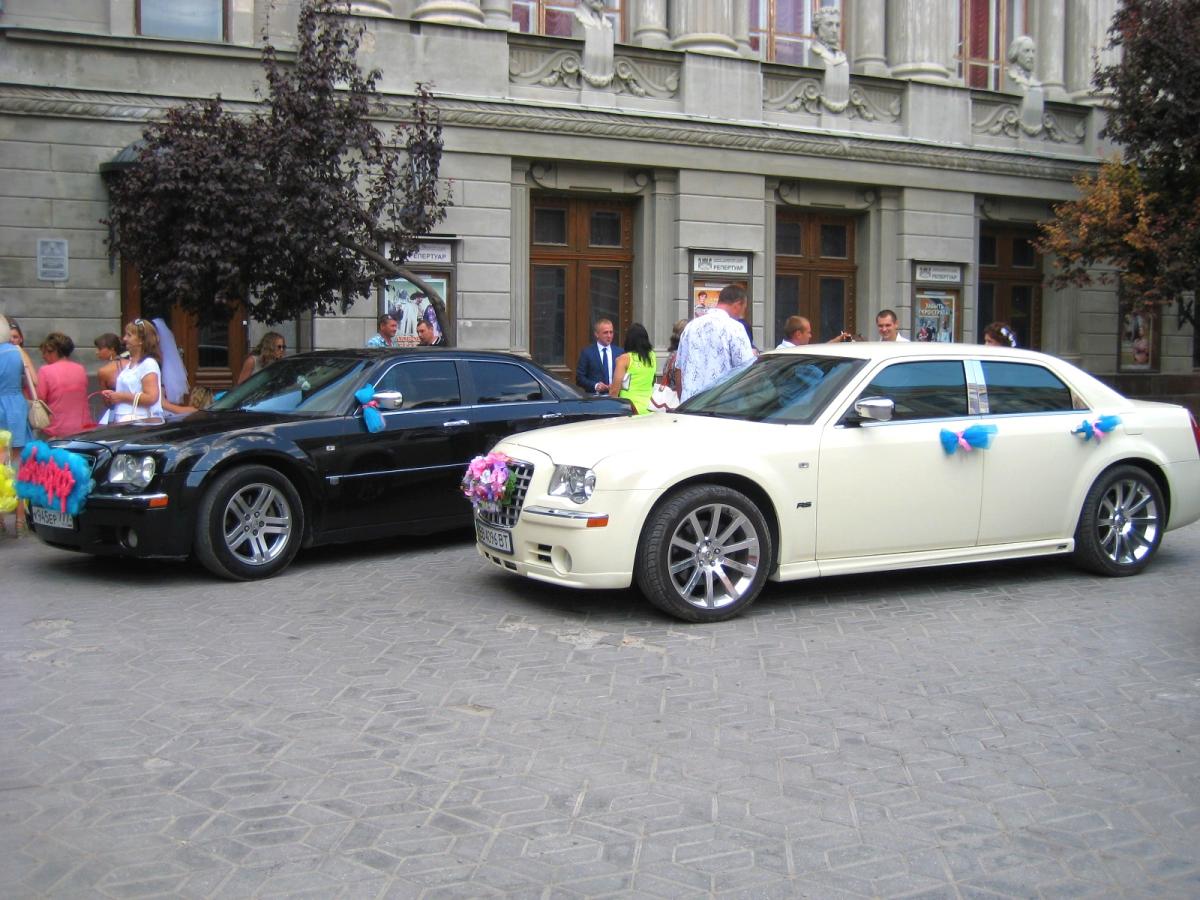 Свадебные машины Крайслер 300c. Авто свадьба фотография